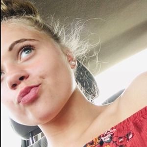 Meet your Posher, Destinee